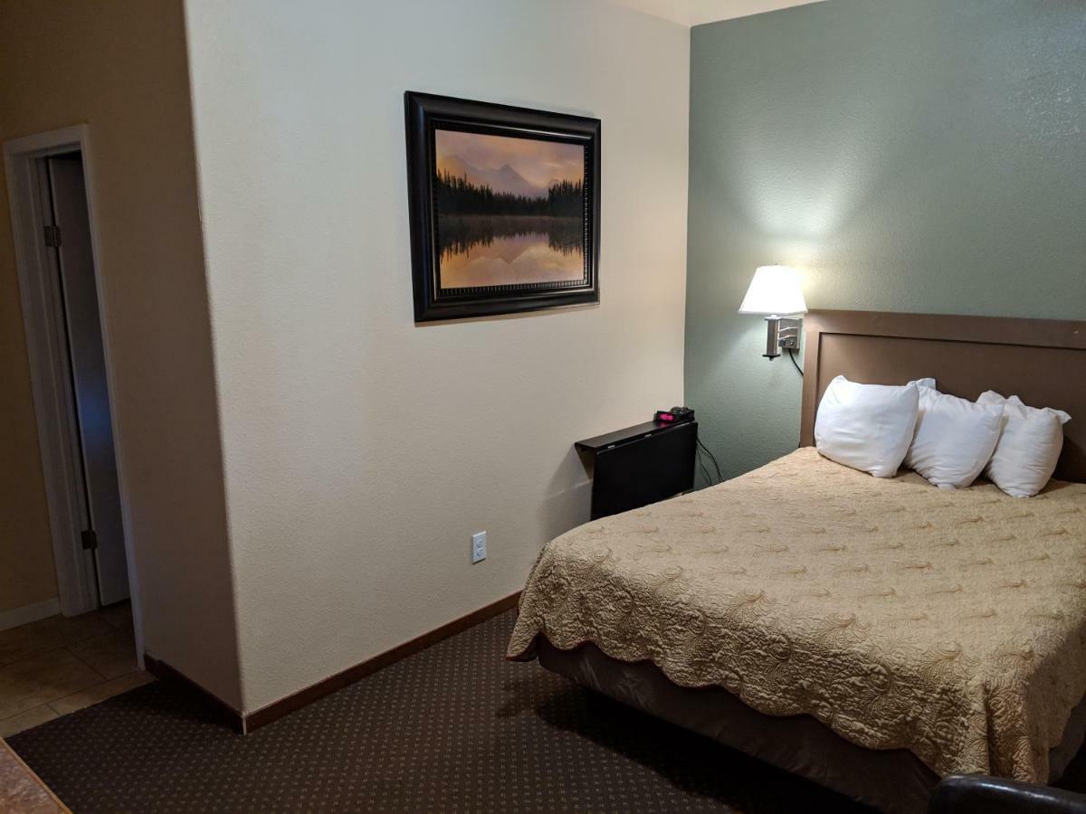 Sagebrush Inn & Suites Broadus Luaran gambar